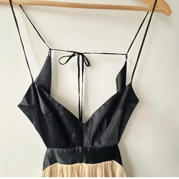 BCBG Max Azria Silk-Contrast Midi Dress EUC - Picture 4 of 11